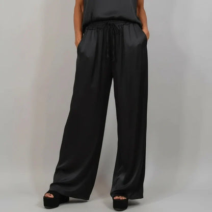 Women's Relaxed Fit 2-Piece Set