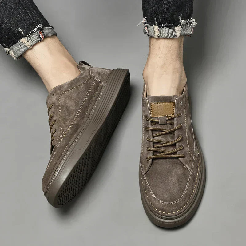 Men's Casual Lace-Up Sneakers Contrast Sole Black