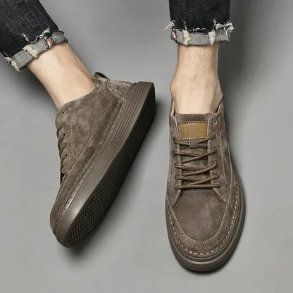Men's Casual Lace-Up Sneakers Contrast Sole Black