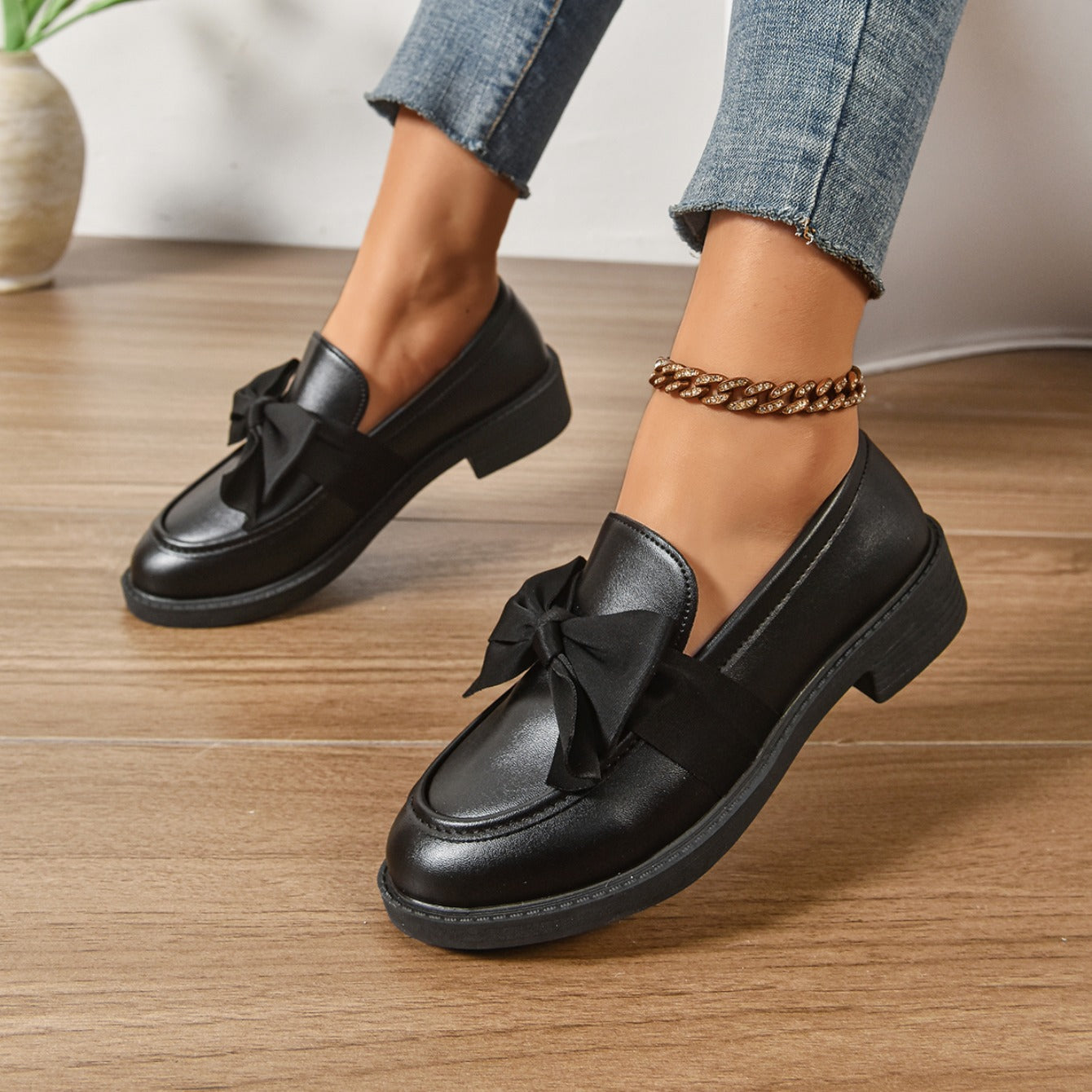 Comfortable Ayora Footwear