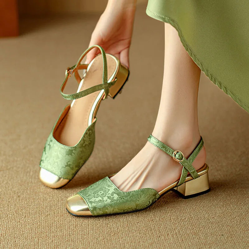 Elegant Low Heel Sandals - VibreMode