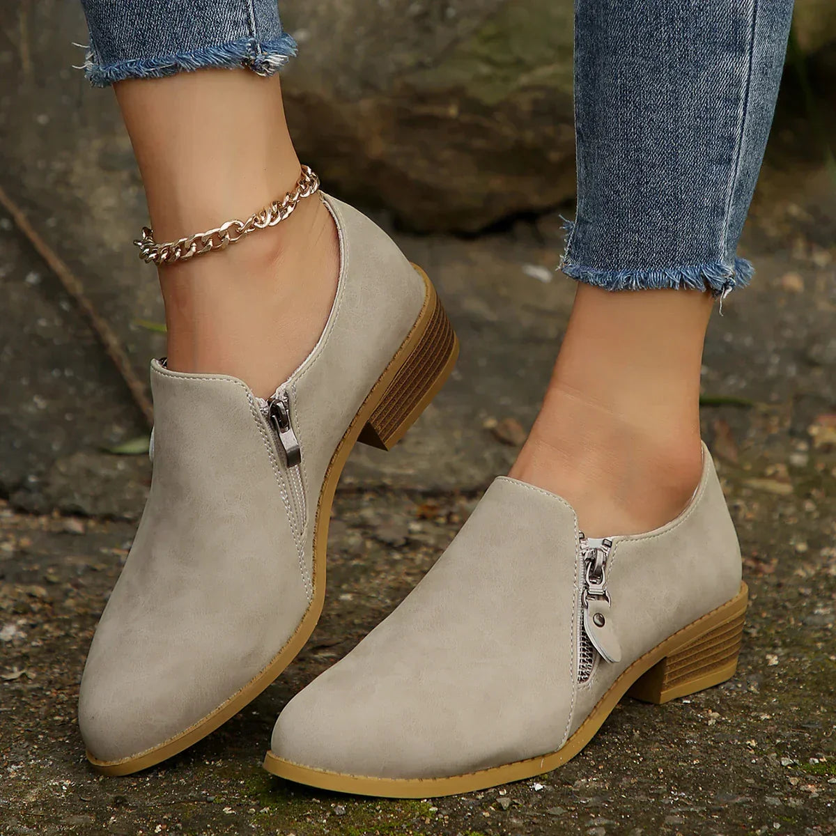 Women's Low Ankle Boots Side Zipper Block Heel - VibreMode