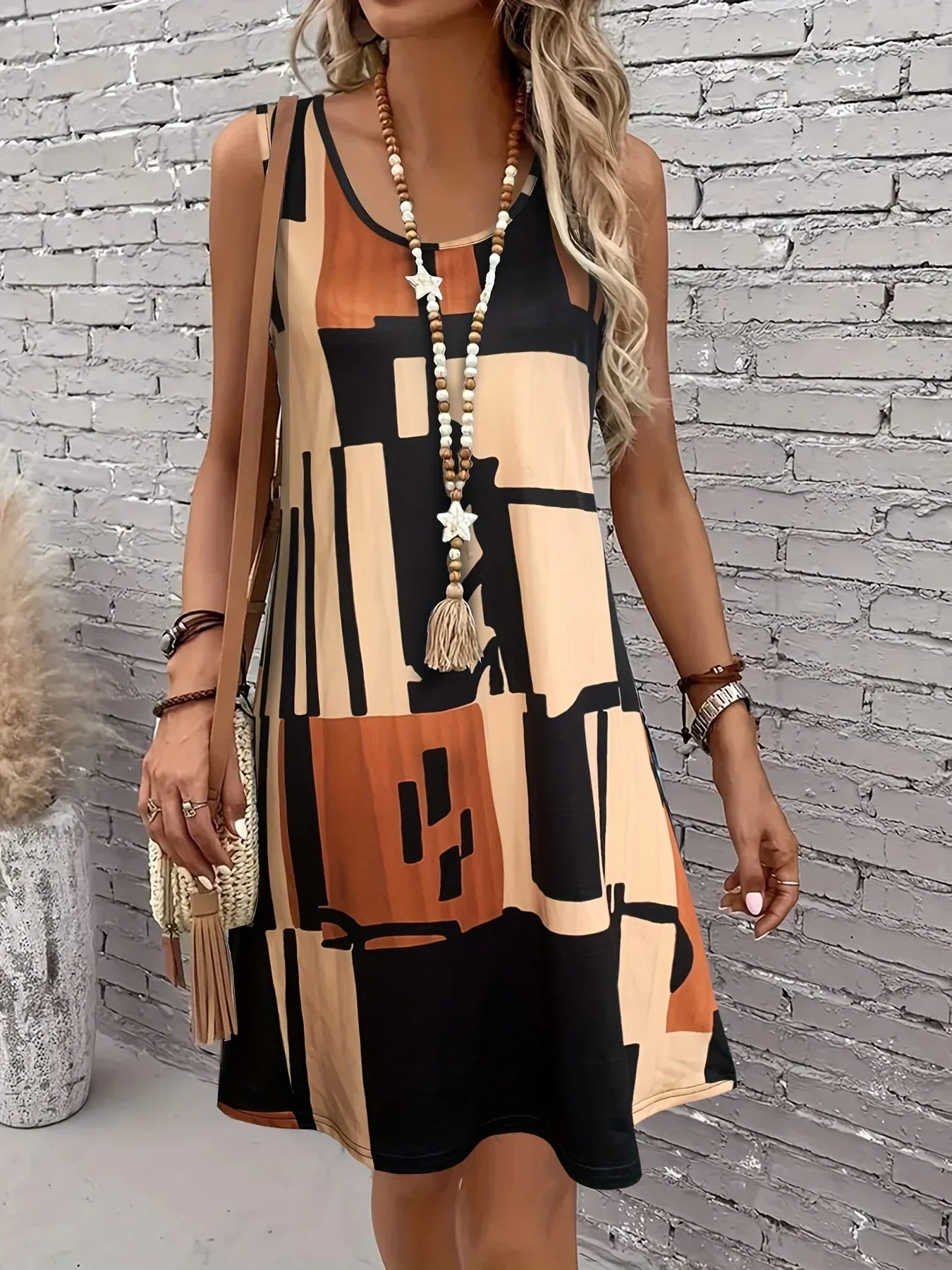 Elegant Strapless Fit Dress
