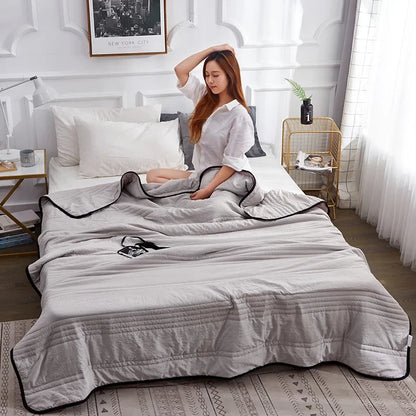 Lightweight Breathable Comforter For Sleepers