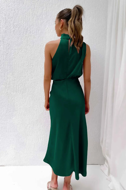 Luxurious Strapless Formal Gown