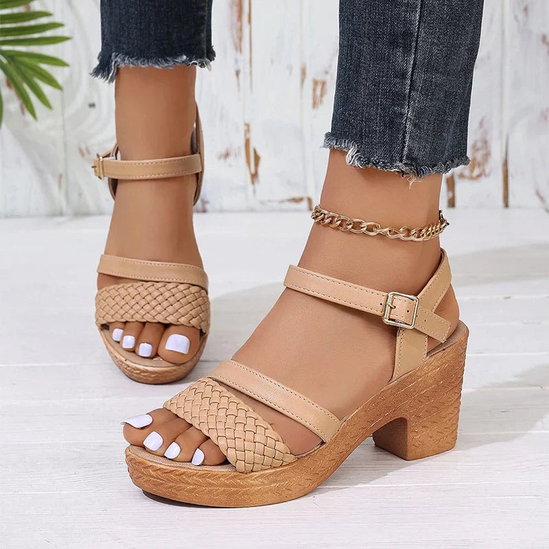 Comfortable Woven Flat Sandals - VibreMode
