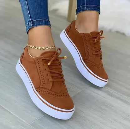 Women's Platform Lace-Up Sneakers Brogue Detail - VibreMode