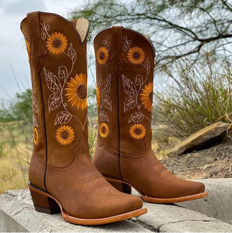 Women's Block Heel Boots Floral Detail