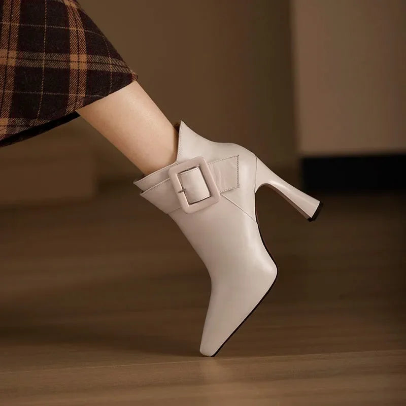 Elegant Ankle Buckle Boots - VibreMode