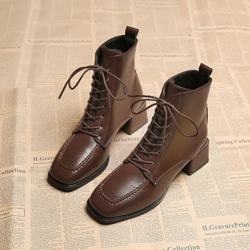 Lerida Women's Lace-Up Ankle Boots - VibreMode