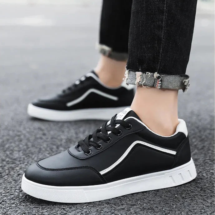 Fashionable Lace Up Sneakers