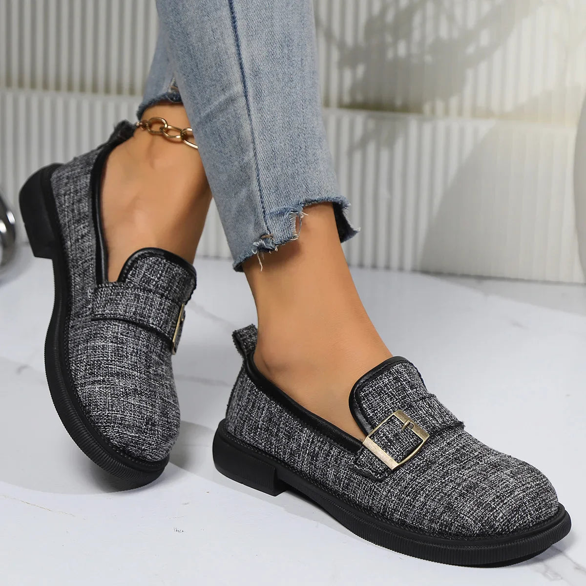 Comfortable Canvas Sneakers - VibreMode