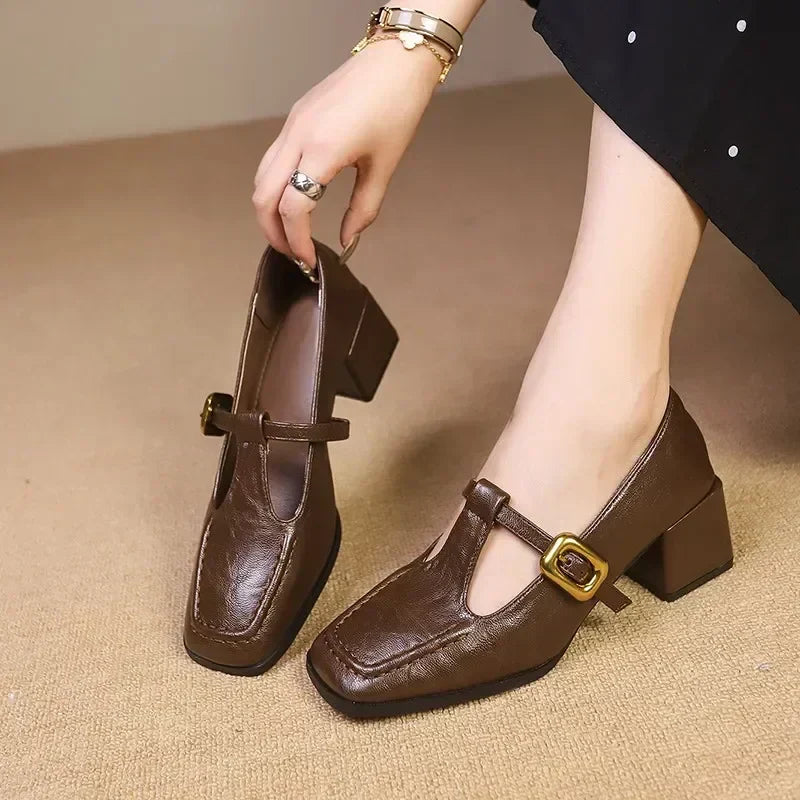 Classic Low Heel Mary Jane Shoes Gold Detail - VibreMode