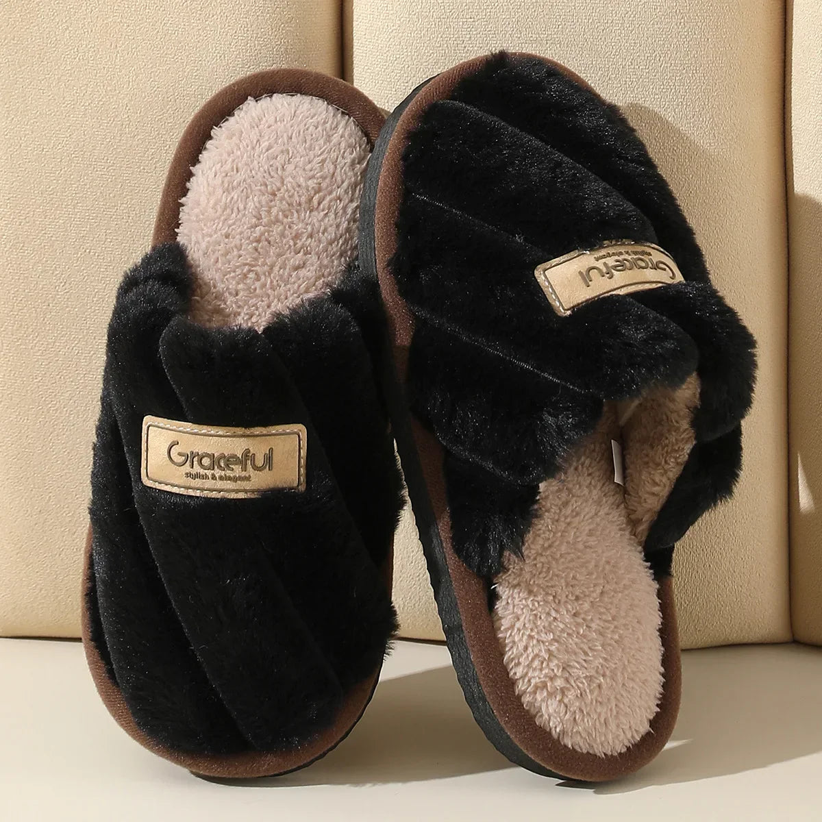 Women's Plush Slippers Soft Cushioned Indoor Slides