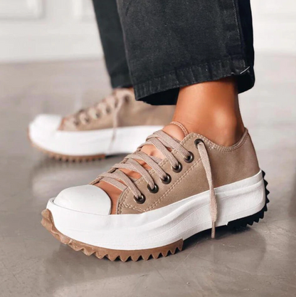 Fashionable Women's Chunky Lace Sneakers - VibreMode