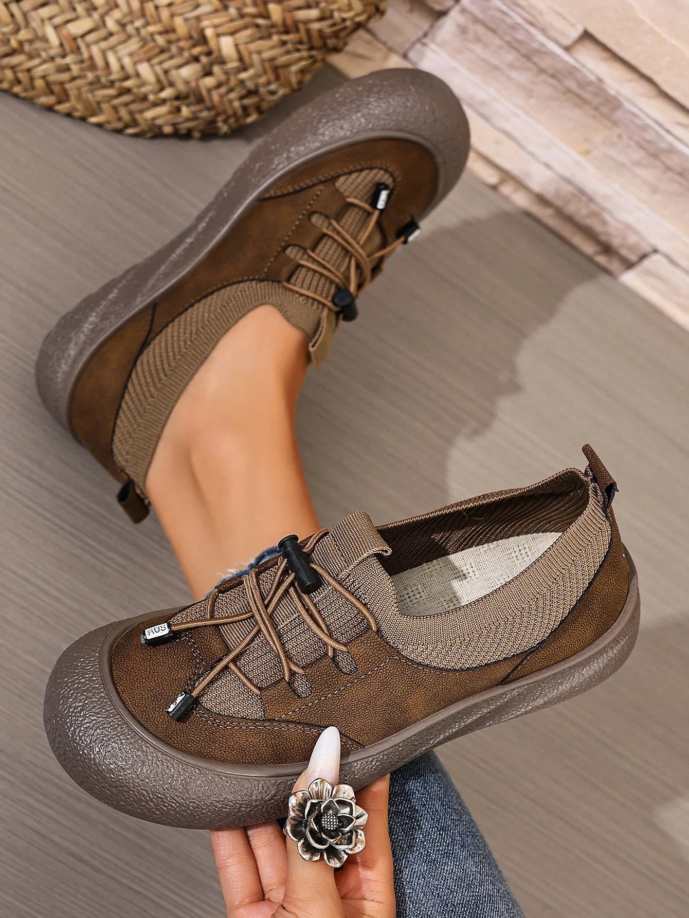 Women's Elastic Lace Walking Shoes