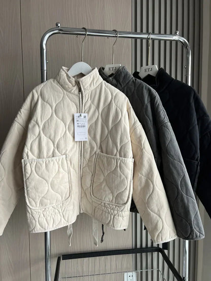 Fashionable Utility Jacket with Pockets