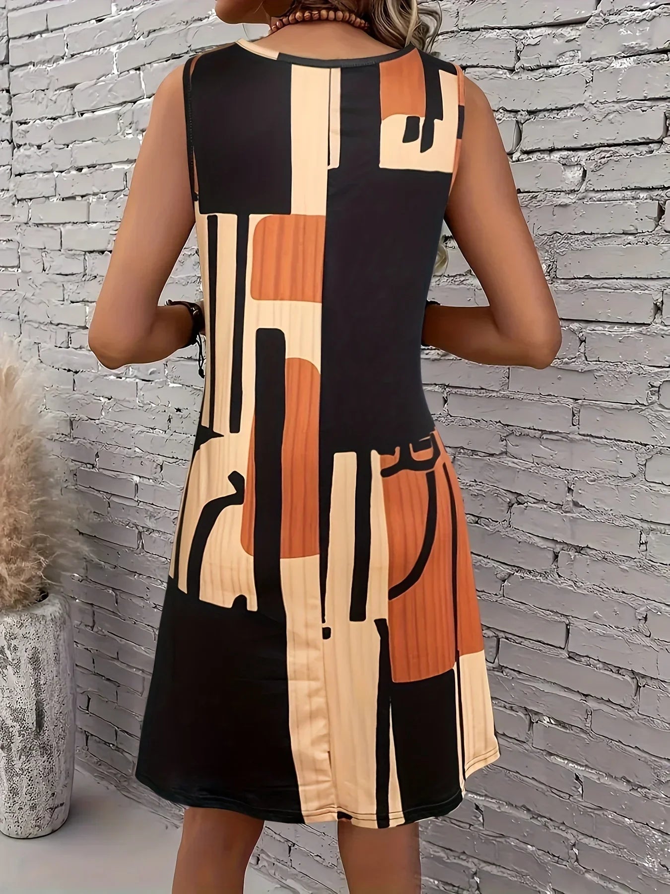 Elegant Strapless Fit Dress