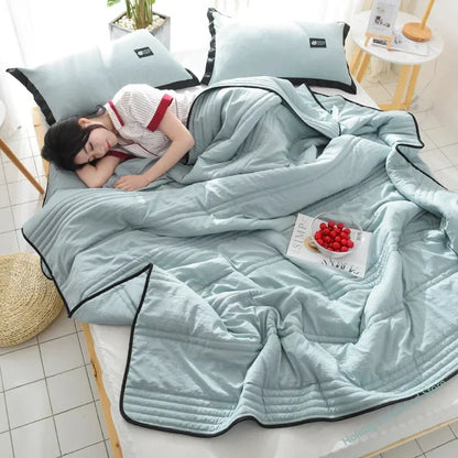 Lightweight Breathable Comforter For Sleepers - VibreMode