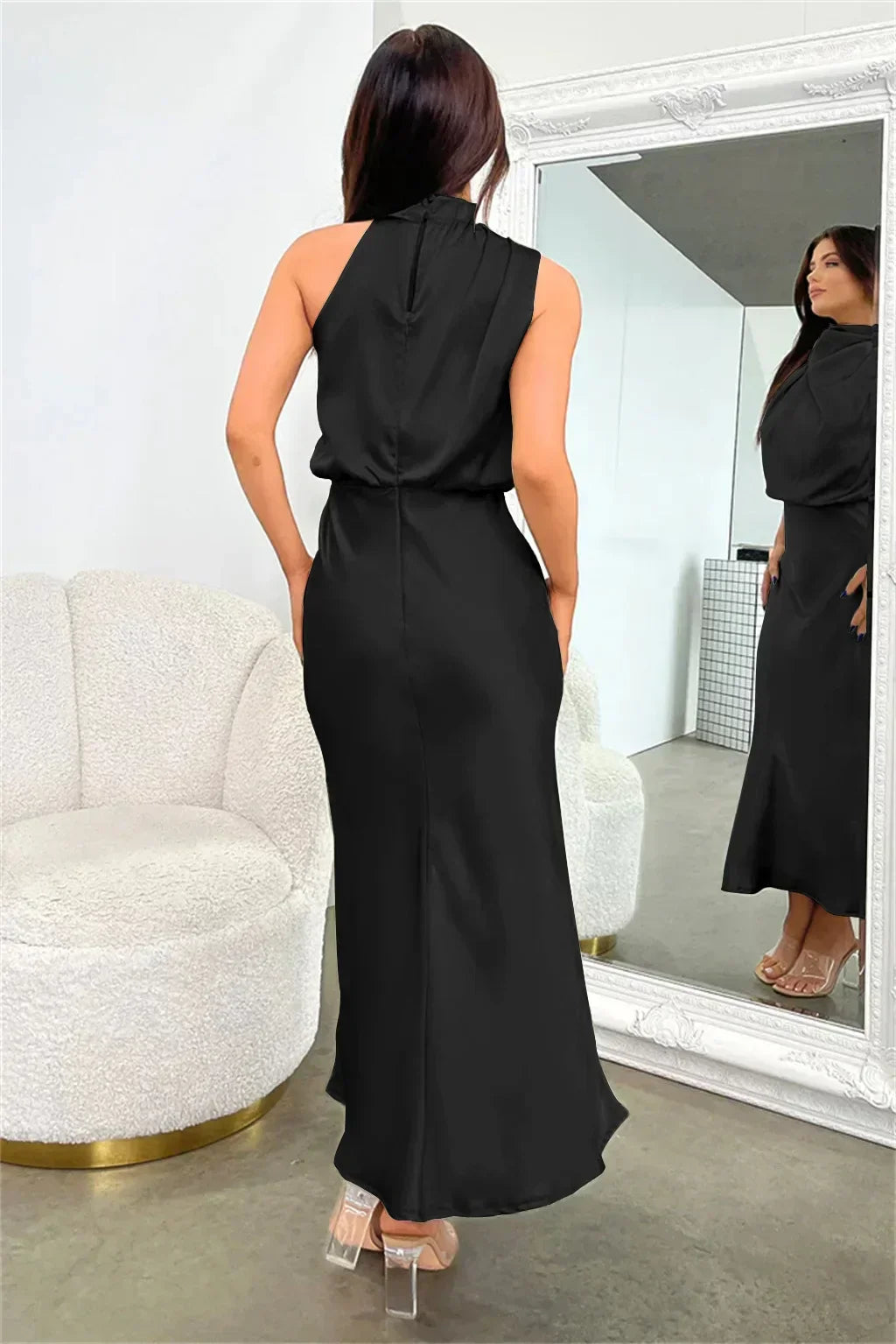 Luxurious Strapless Formal Gown