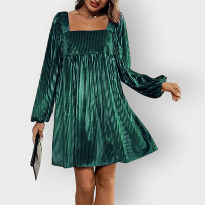 Luxurious Velvet Open Back Evening Dress - VibreMode