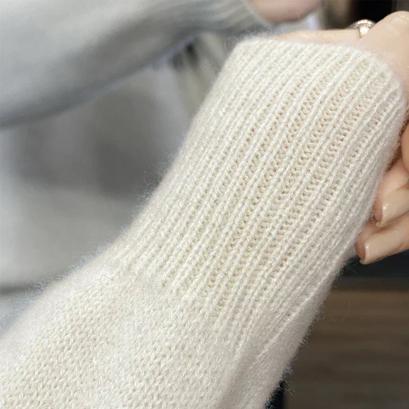 Women's Geometric Sweater Contrast Design