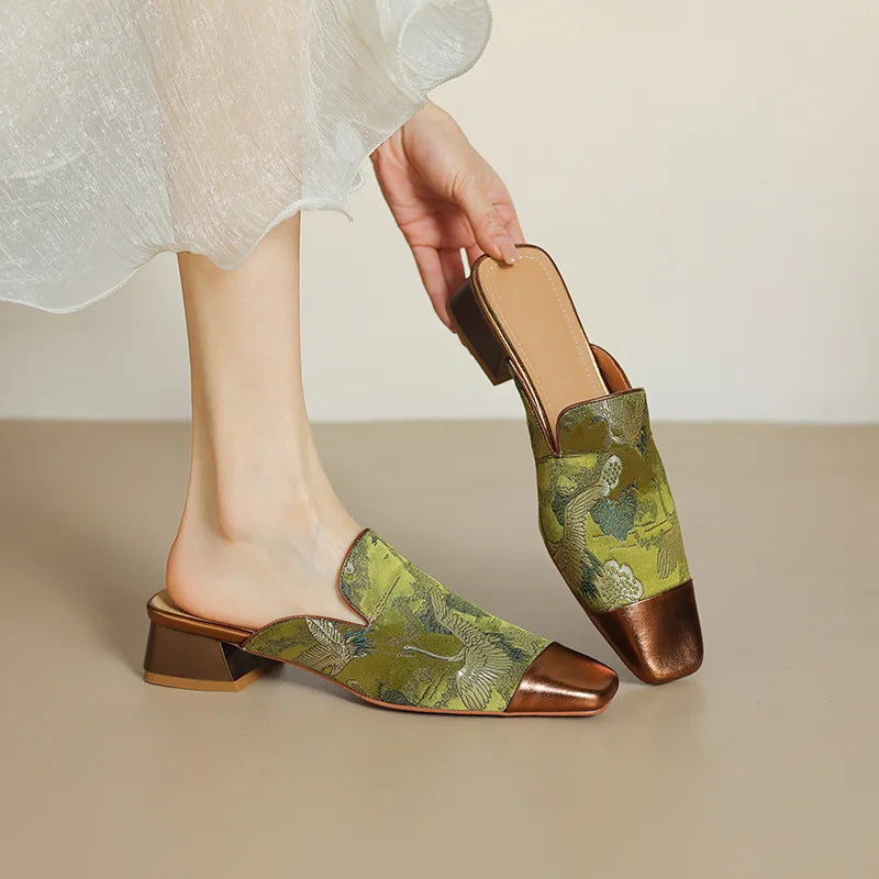 Women's Floral Embossed Mules - VibreMode