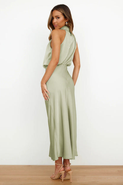 Luxurious Strapless Formal Gown