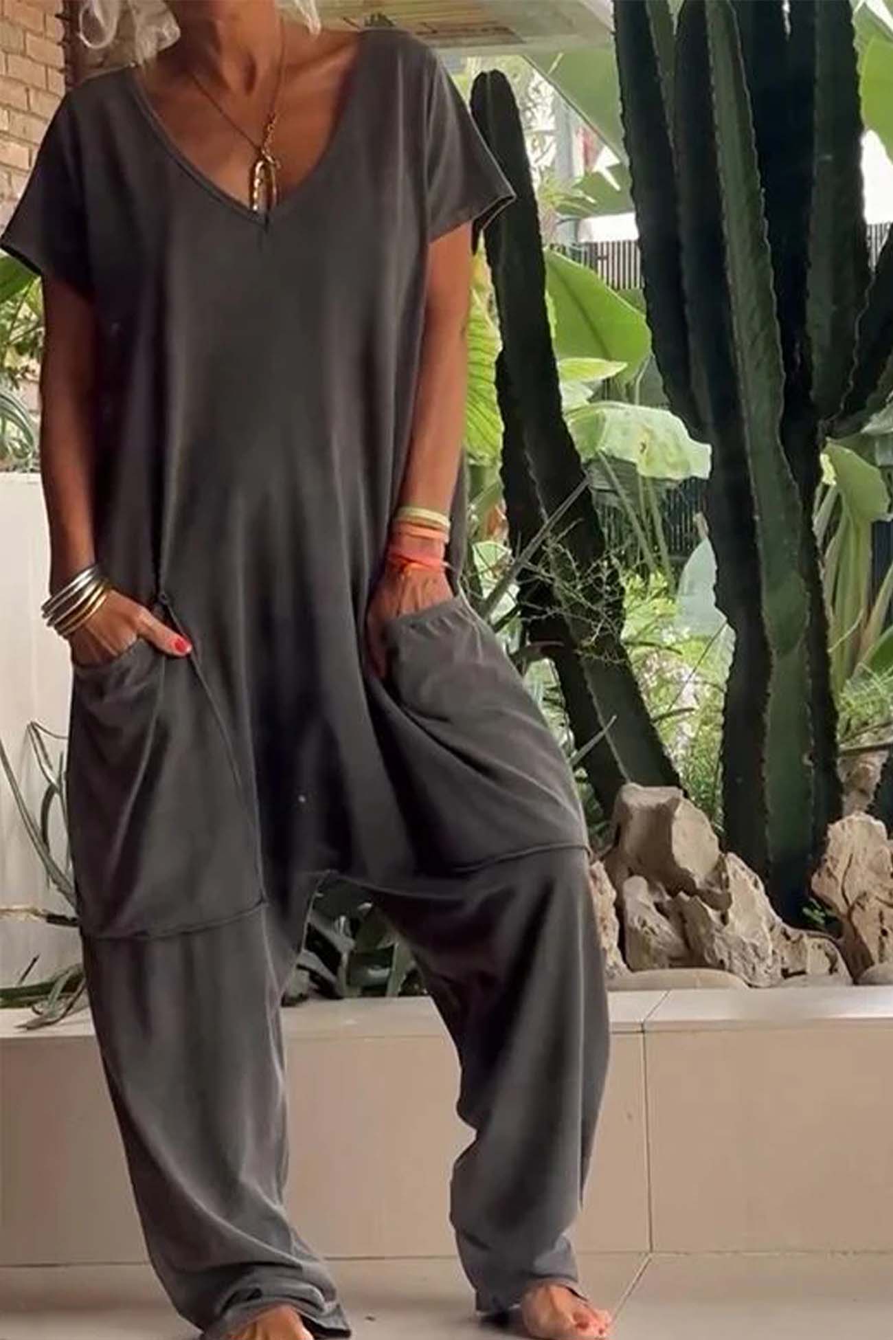 Women's V-Neck Short Sleeve Jumpsuit with Pockets