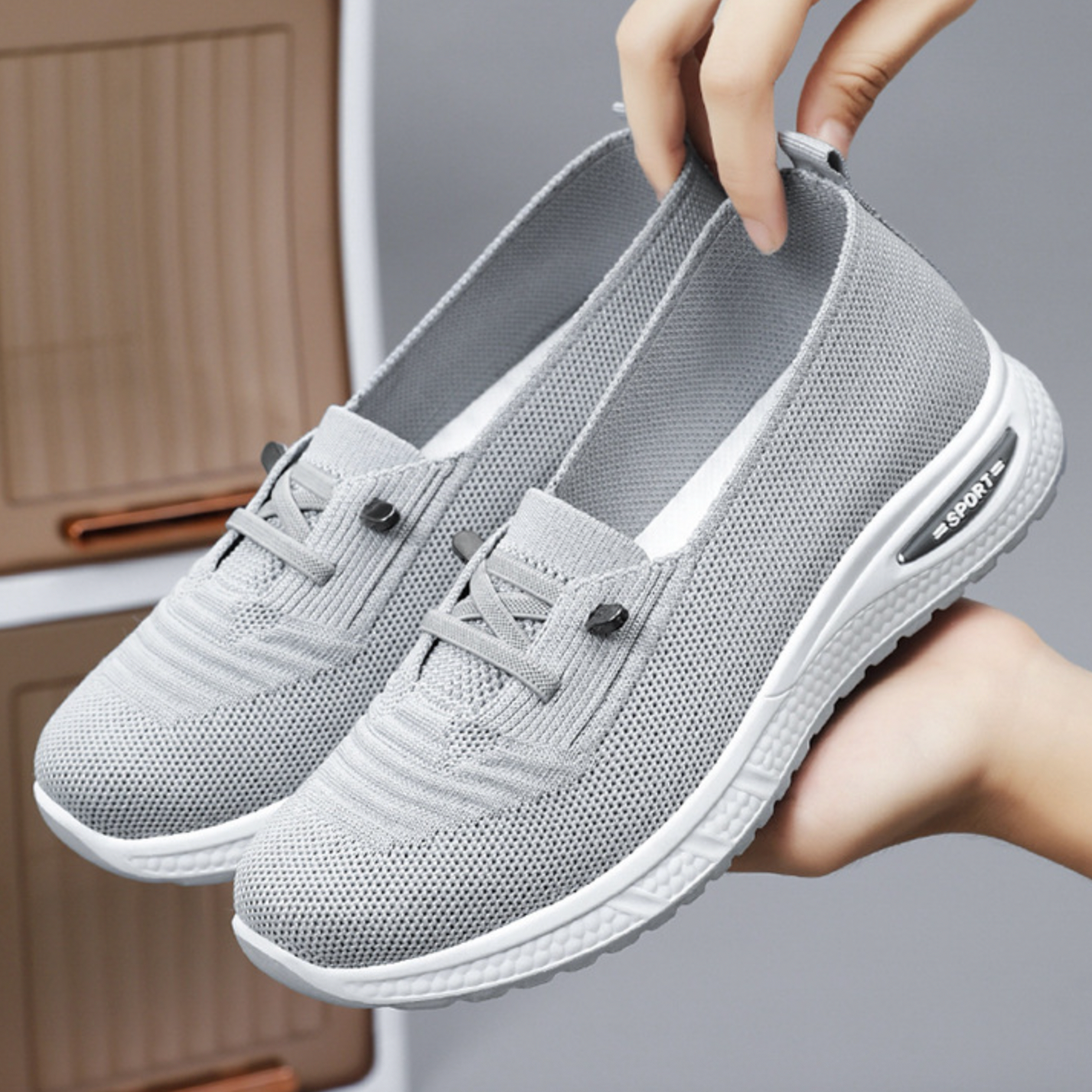 Comfortable Women's Walking Shoes with Arch Support and Mesh Upper