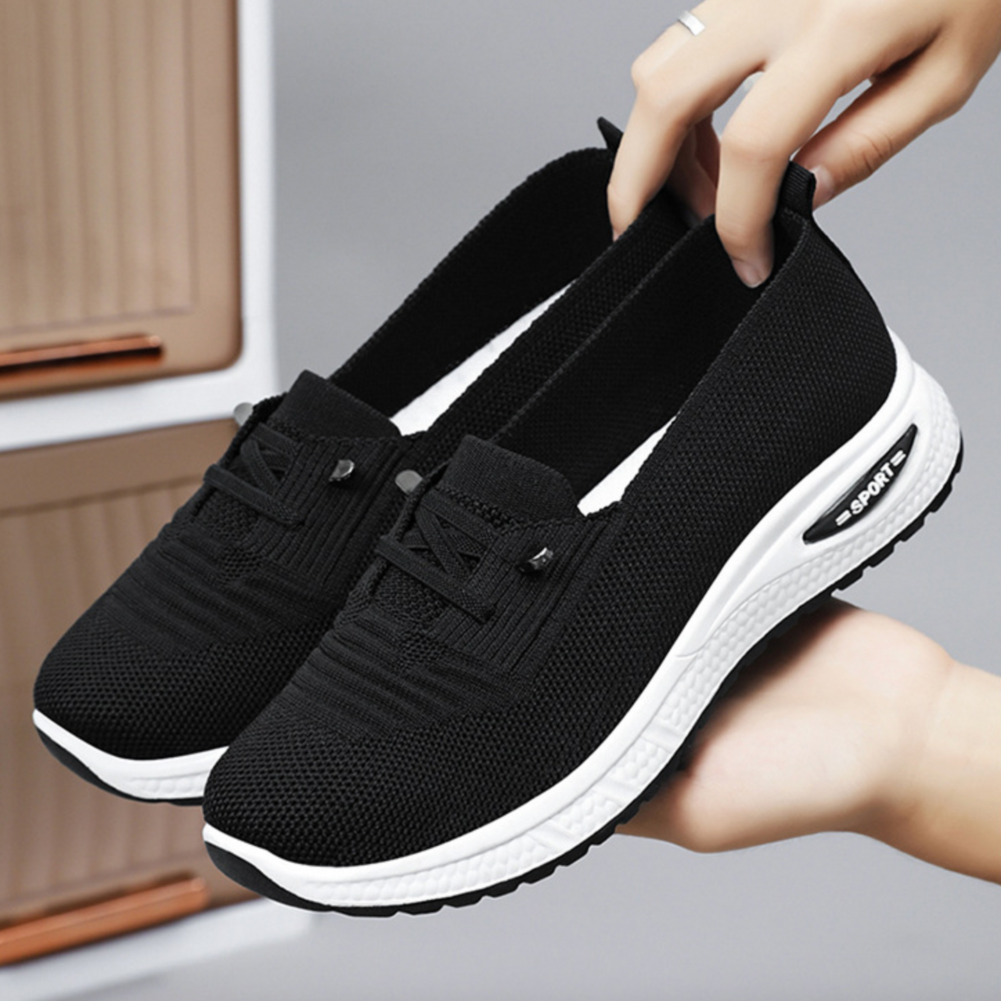 Comfortable Women's Walking Shoes with Arch Support and Mesh Upper