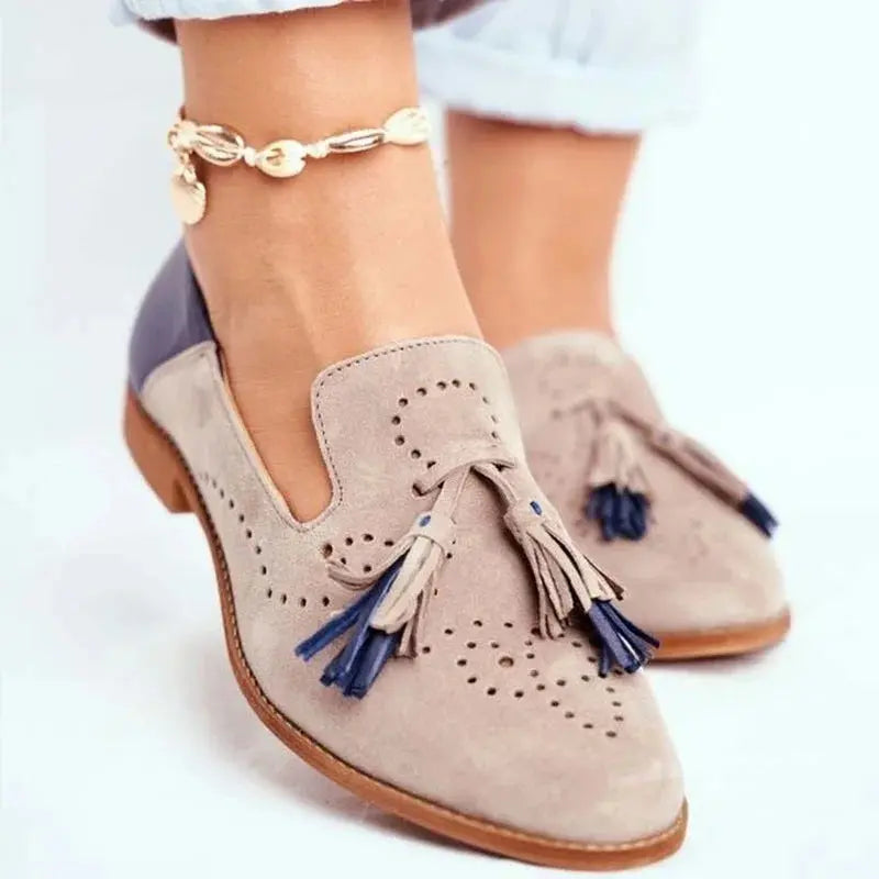 Women's Two-Tone Loafers Comfortable Tassel Detail - VibreMode