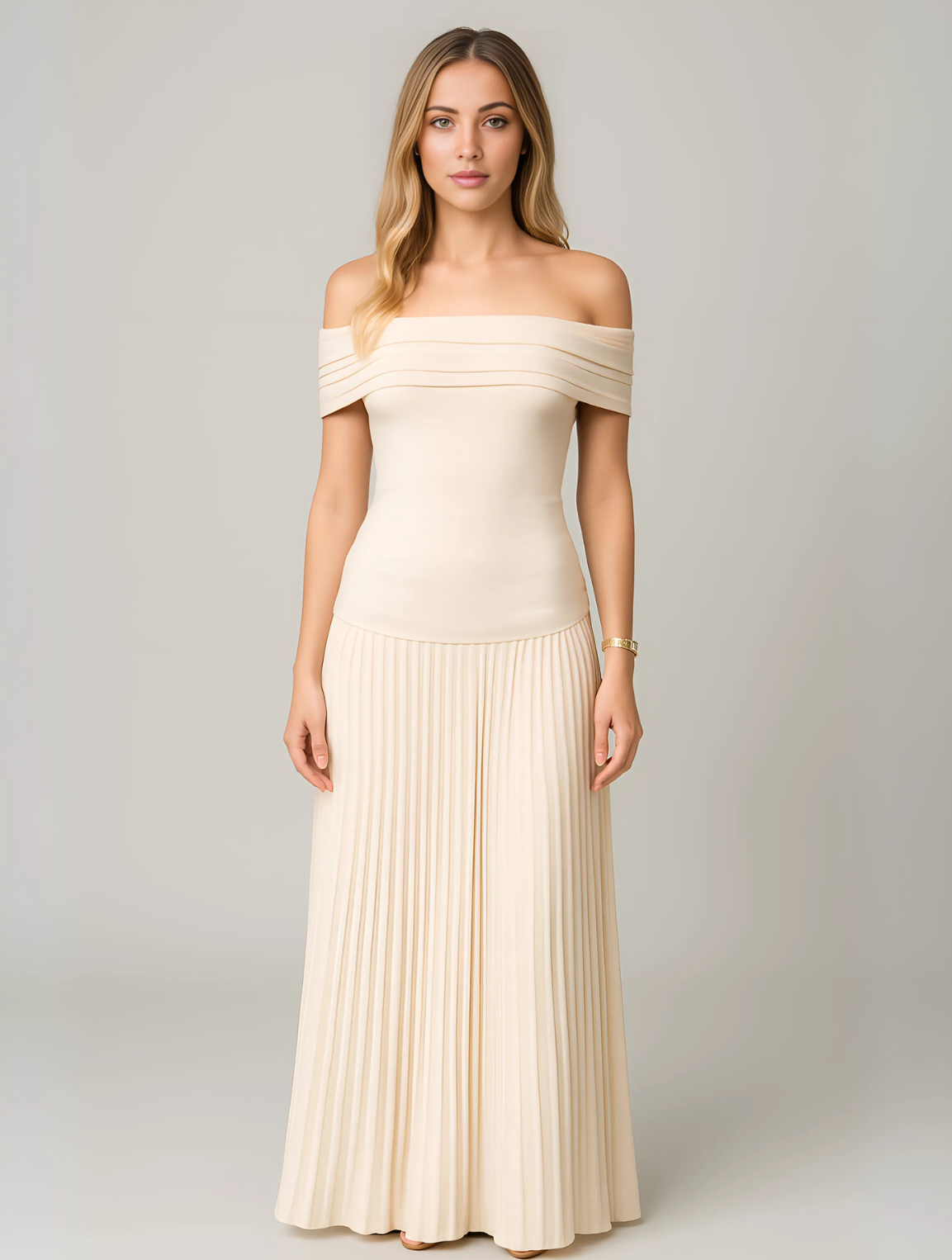 Elegant Ladies Floor Length Pleated Maxi Dress - VibreMode