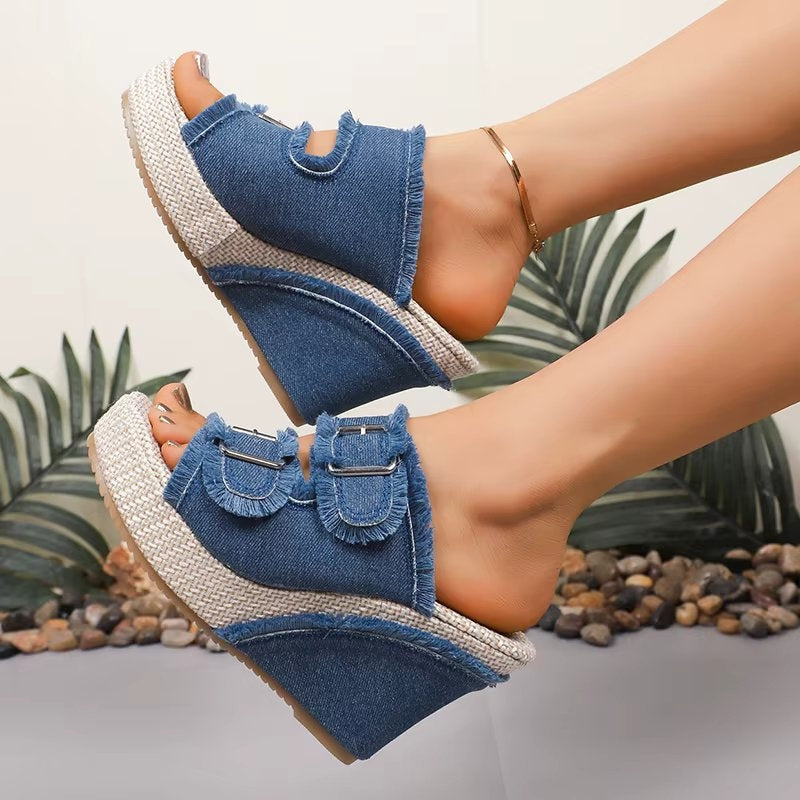 Comfortable Women's Buckle Wedge Sandals - VibreMode