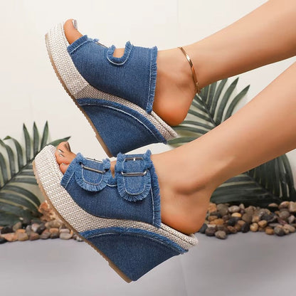 Comfortable Women's Buckle Wedge Sandals - VibreMode