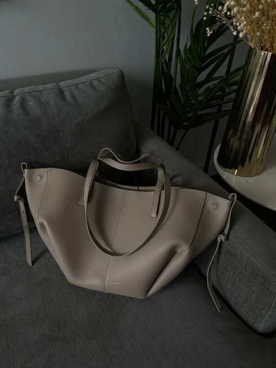 Novalie | Chic Fashionable Tote Bag