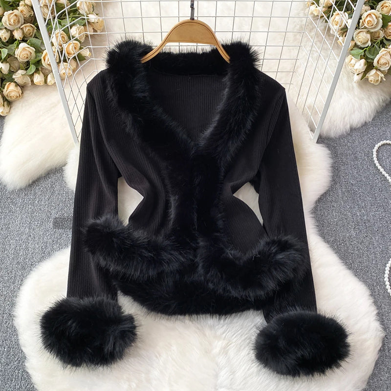 Women's Ribbed Knit Faux Fur Trim - VibreMode