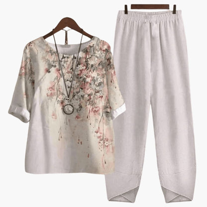 Women's Floral Two Piece Summer Outfit Short Sleeve Straight Leg Pants