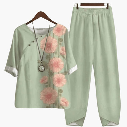 Women's Floral Two Piece Summer Outfit Short Sleeve Straight Leg Pants