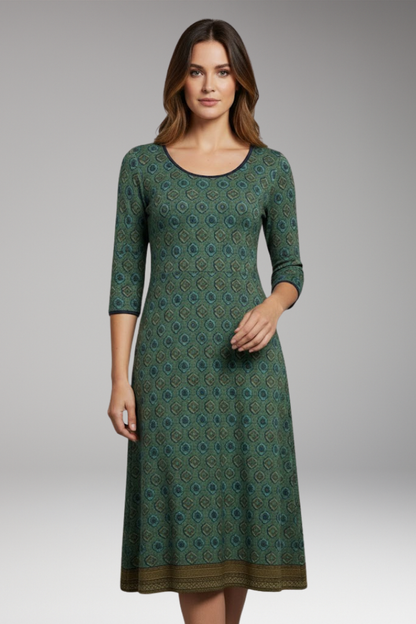 Women's Midi Dress Round Neck Three Quarter Sleeves