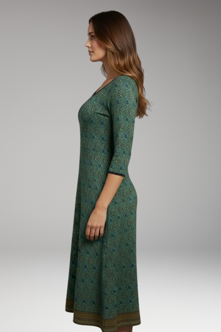 Women's Midi Dress Round Neck Three Quarter Sleeves