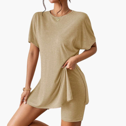 Women's Two-Piece T-Shirt Shorts Set - VibreMode