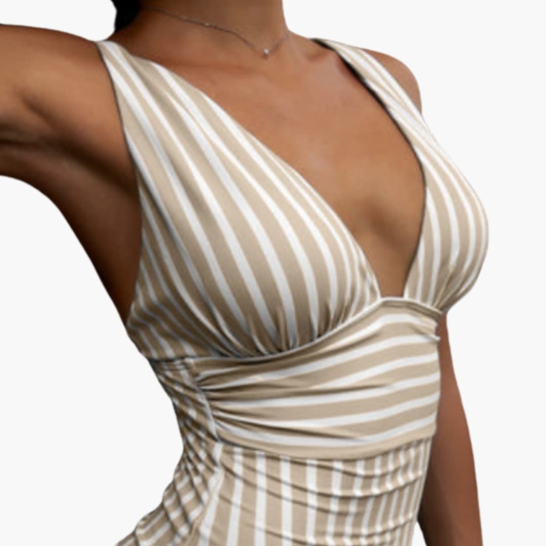 Women's Ruched One-Piece Swimsuit Scoop Neck Wide Straps - VibreMode