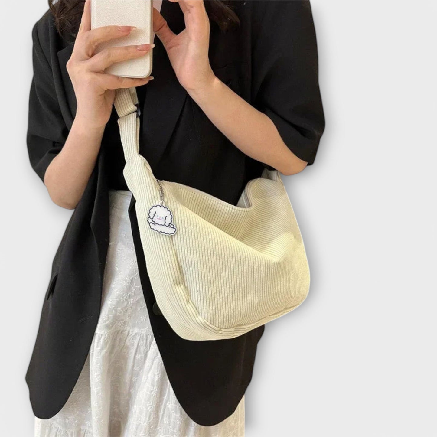 Stylish Shoulder Bag with Classic Design