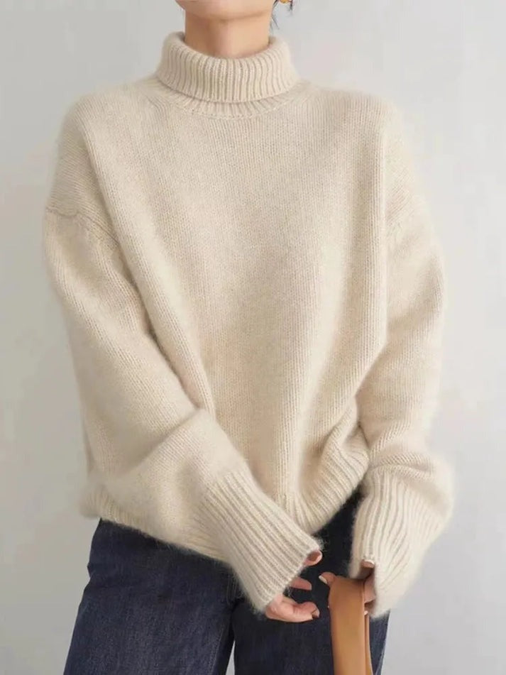 Classic Women's Crew Neck Winter Sweater - VibreMode