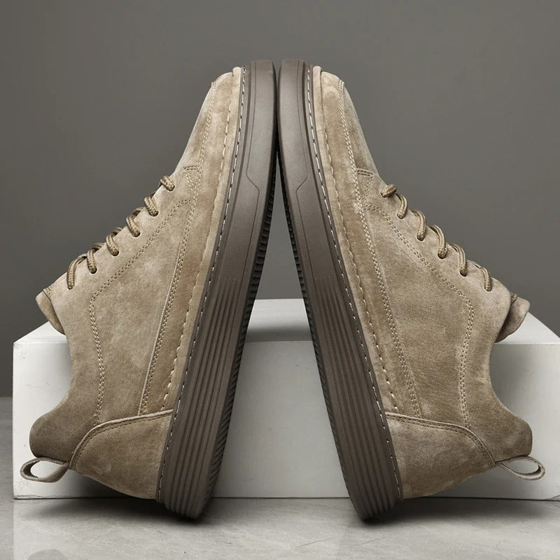 Men's Casual Lace-Up Sneakers Contrast Sole Black