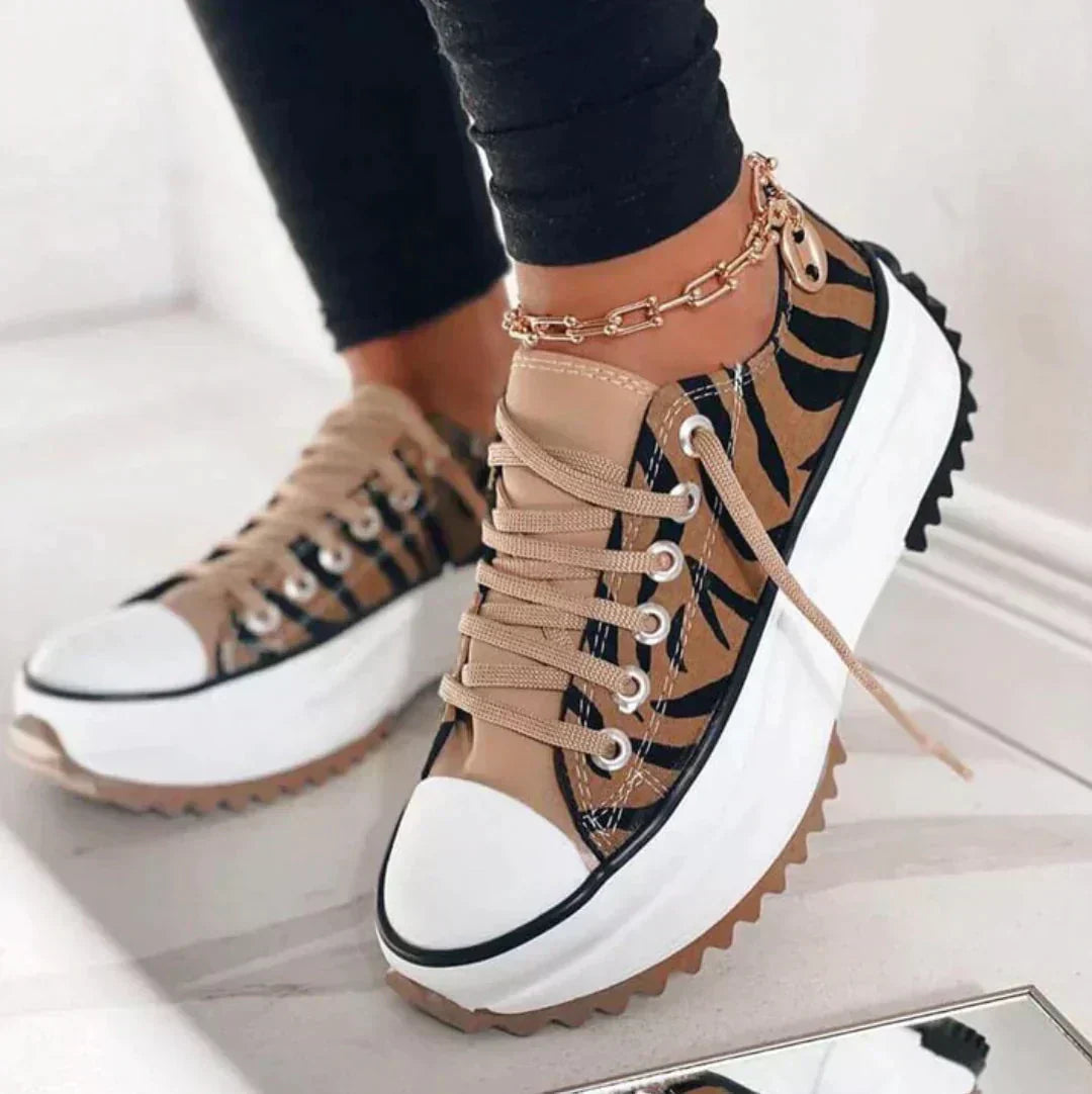 Women's Orthopedic Low Cut Sneakers Lace-Up Design