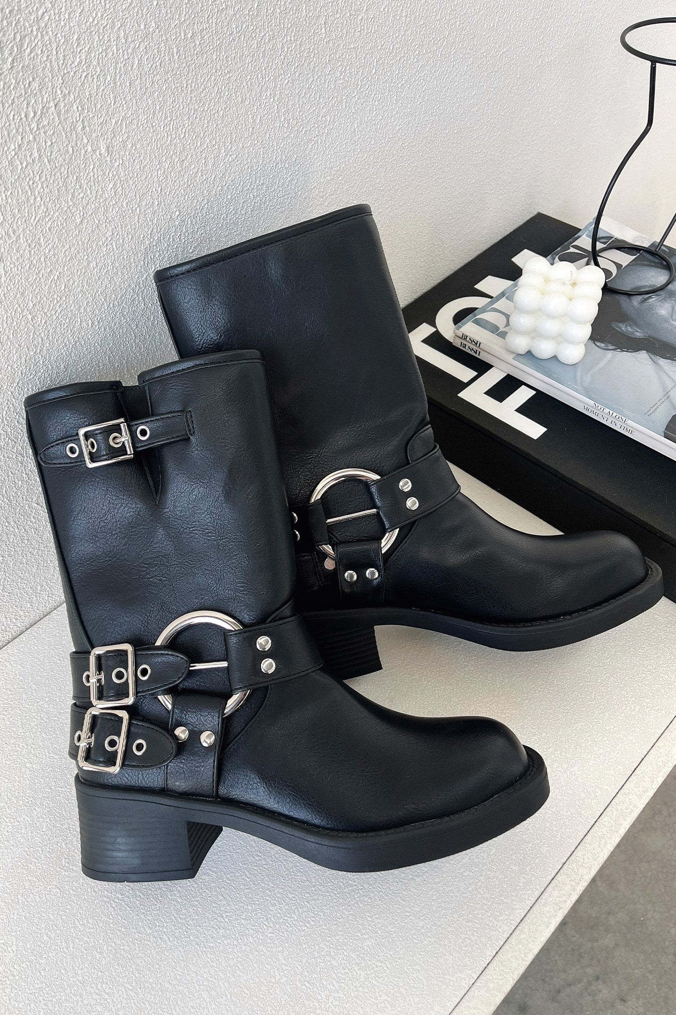 Women's Block Heel Boots Buckle Detail - VibreMode