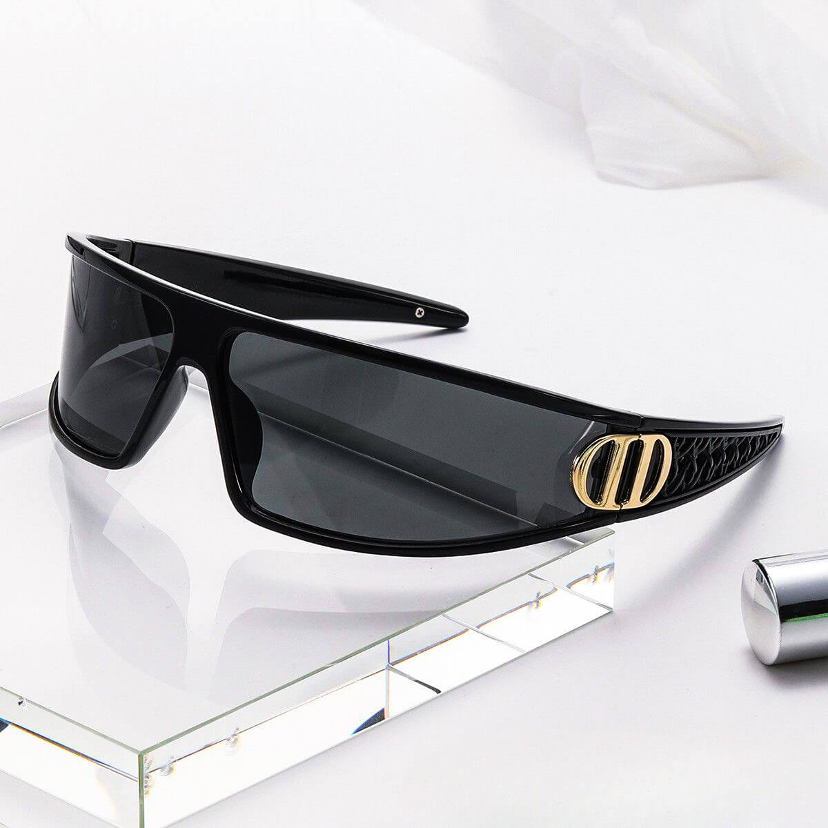 Trendy Modern Sunglasses - VibreMode