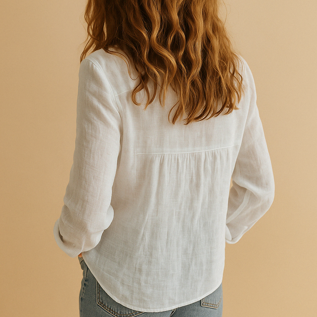 Women’s casual airy blouse with a relaxed fit and lightweight feel, ideal for everyday wear, workdays, and transitional seasons.